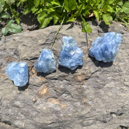 藍方解合照 藍方解石02 Blue Calcite